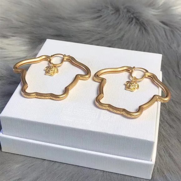 Lux V Head-Shaped 3D Heart Pin Earrings Exaggerated Designer Fashion Jewelry - Picture 6 of 16